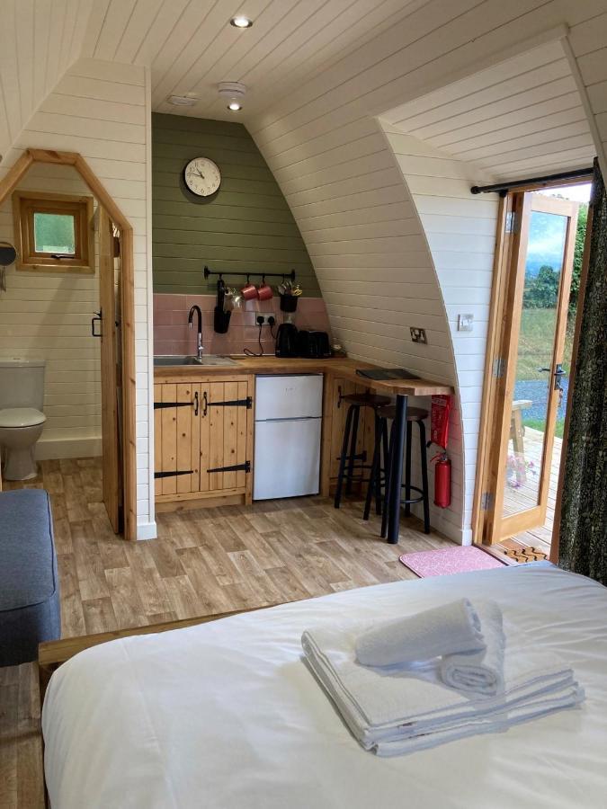 Delor - Bryntalch Glamping Pods Hotell Montgomery Exteriör bild