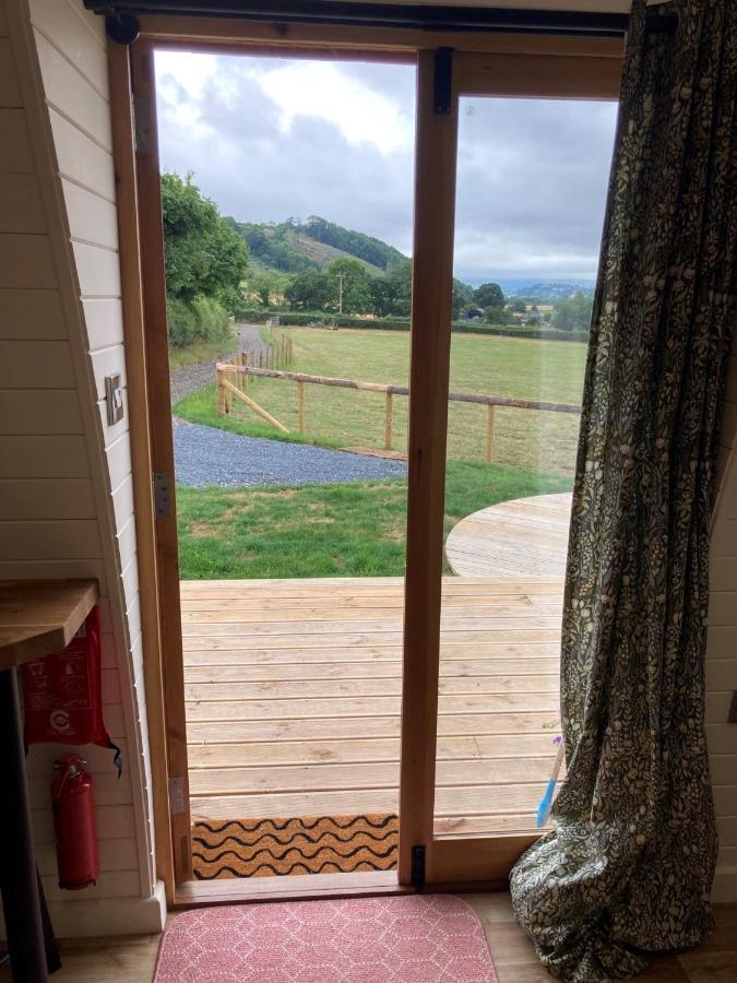 Delor - Bryntalch Glamping Pods Hotell Montgomery Exteriör bild